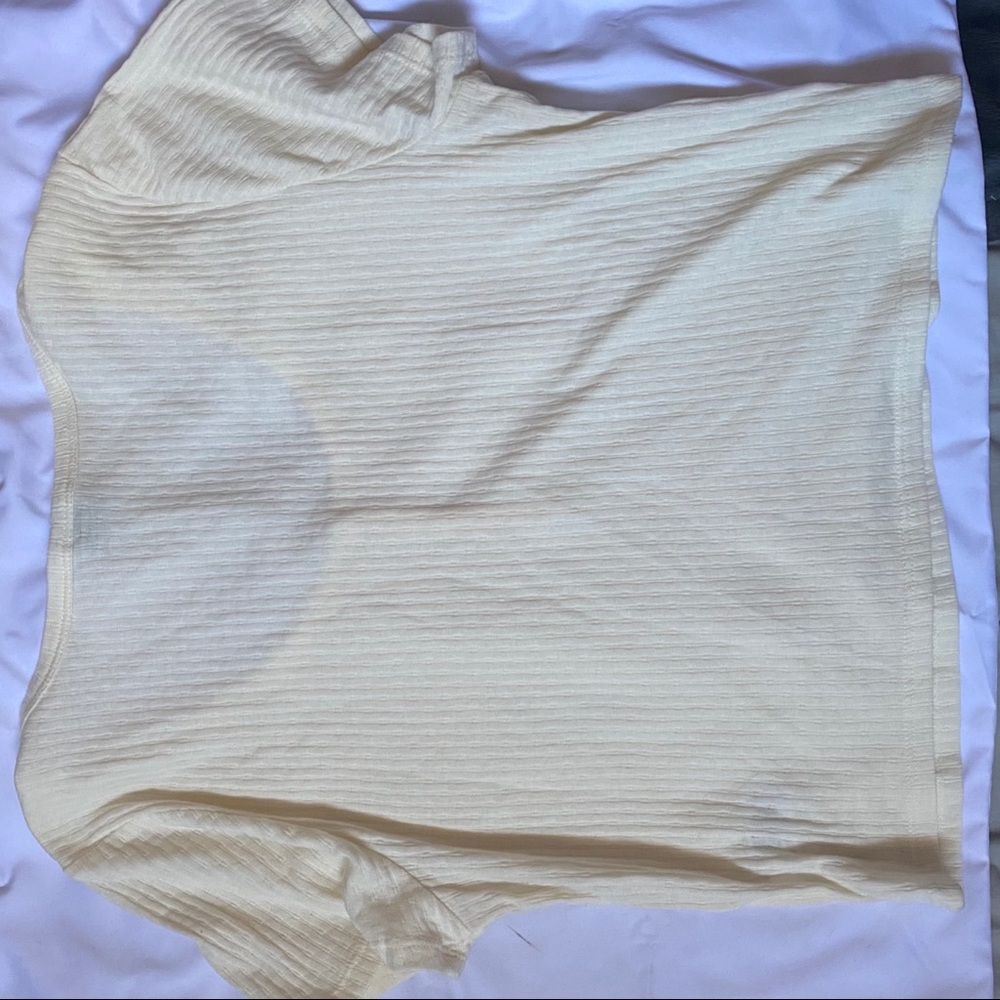 crop top - Picture 2 of 2